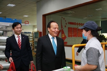 大年初一，張毓強總裁慰問堅守崗位員工