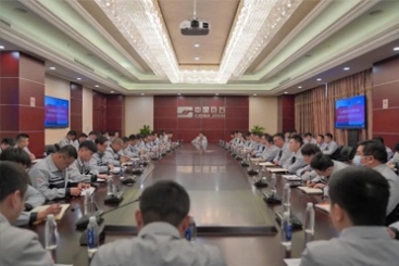 中國巨石召開新一屆新晉科級干部集體談話會(huì)